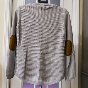 🤍 Lety & Me Medium Light Gray Textured Knit Sweater with Elbow Patches 🤍